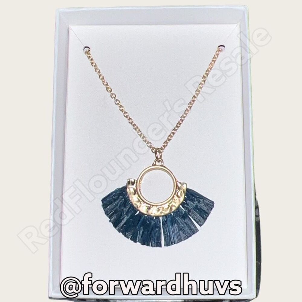 Bundle Sale 3 forโ$15 | Simply Noelle Blue Fan Necklace